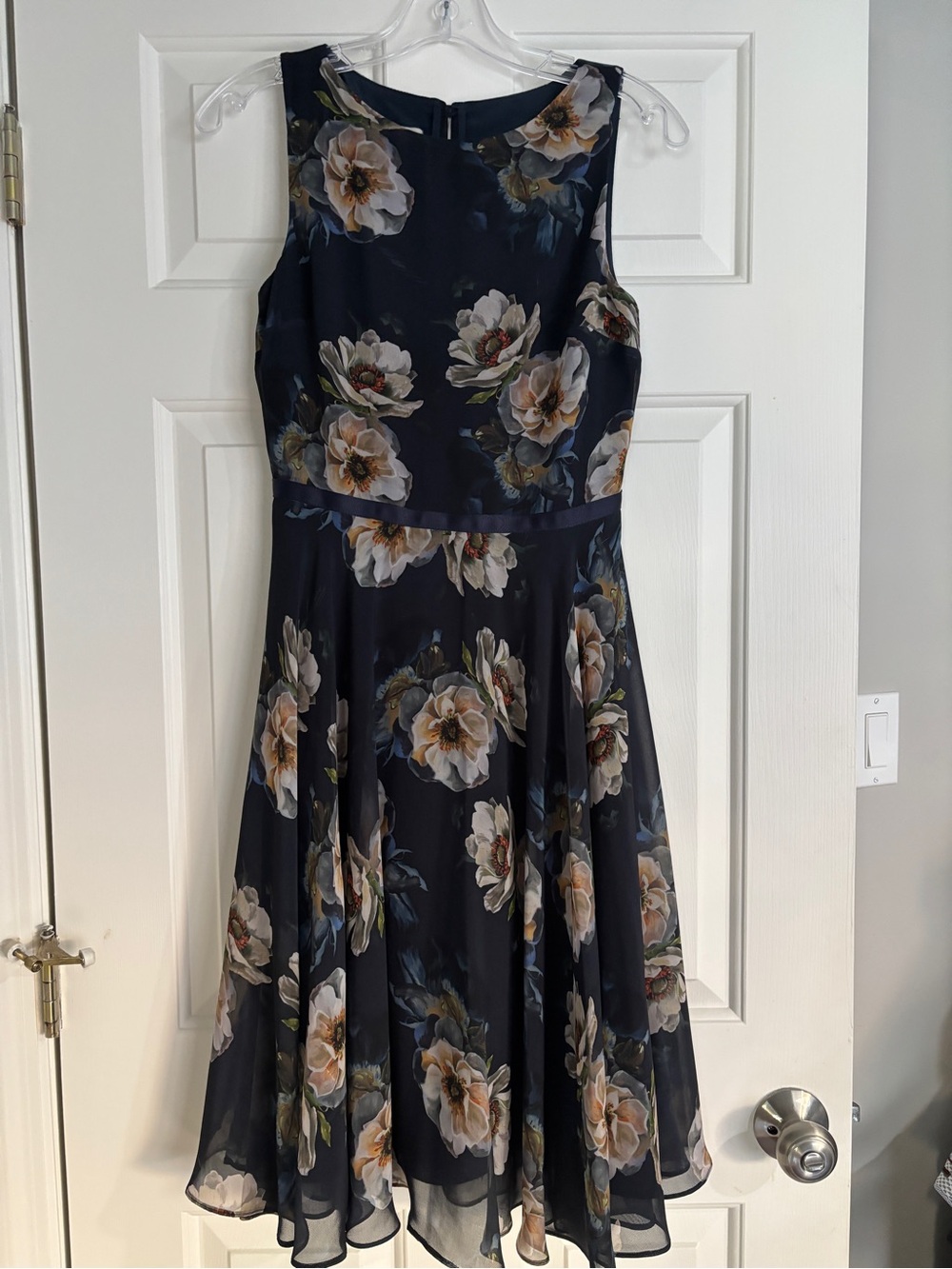 Hobbs London Navy Floral Chiffon Sleeveless Fit and Flare Midi Dress - Size 4
